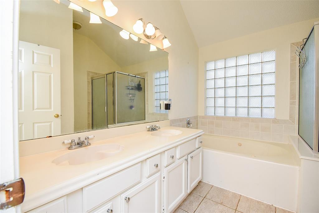 1207 Green Knoll Drive, Sugar Land, Texas image 21