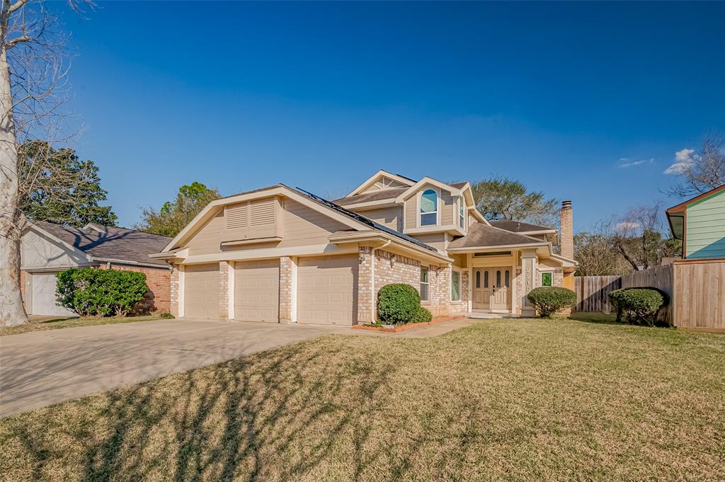 2215 Braesmeadow Lane, Sugar Land, Texas image 1