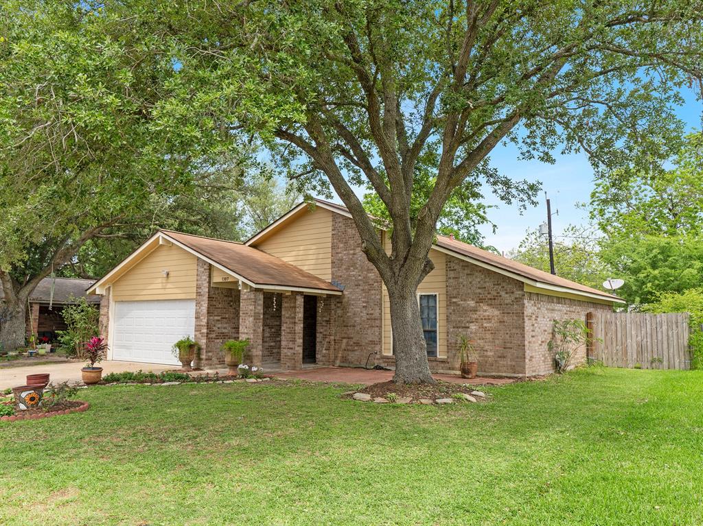 1307 Marlin Court, Bay City, Texas image 5