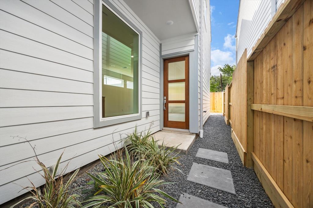 1214 Nadine Street #B, Houston, Texas image 2