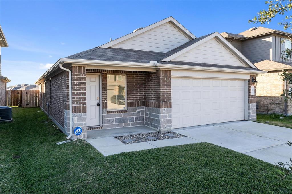 14428 Sugar Pines Drive, Conroe, Texas image 2