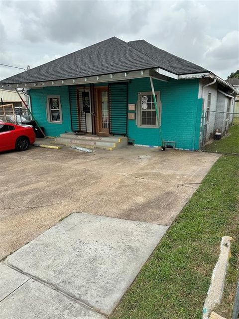 304 Lockwood Drive Houston TX 77011