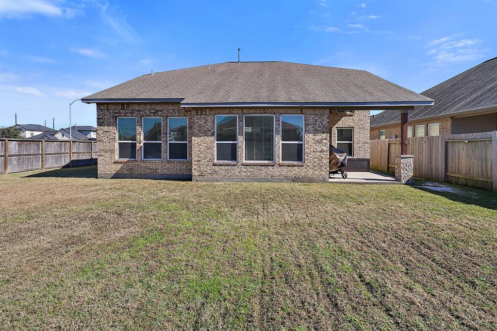 4502 Crescent Lake Circle, Baytown, Texas image 33