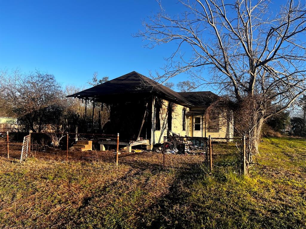 704 1st Avenue, Texas City, Texas image 1