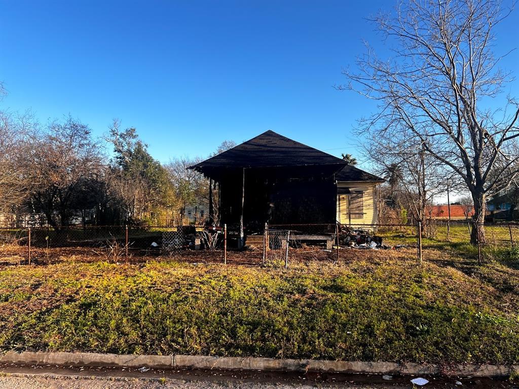 704 1st Avenue, Texas City, Texas image 3