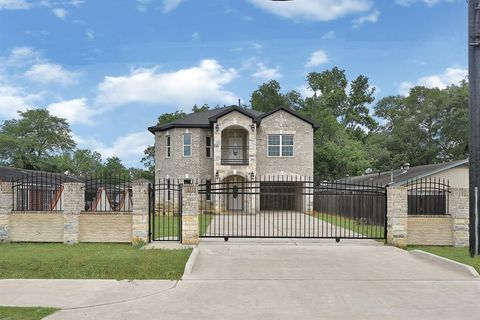 8107 Richland Drive Houston TX 77028