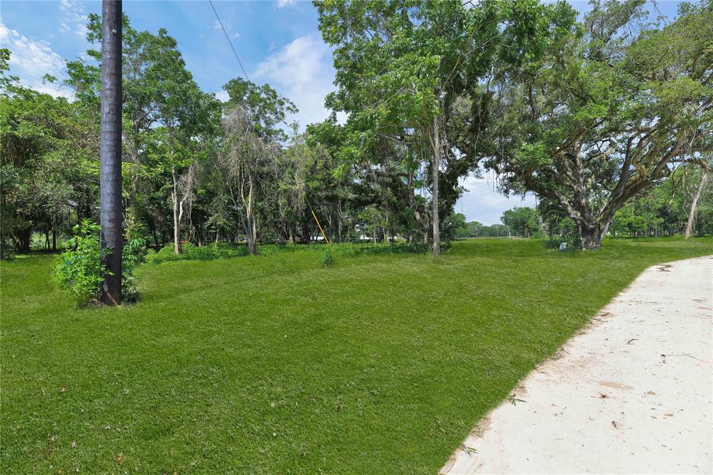 4802 Shadow Pond Ln Ln, Alvin, Texas image 3