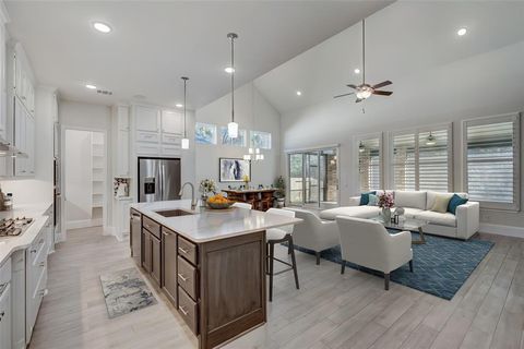 Single Family Residence in Pinehurst TX 734 Majestic Shores Lane 4.jpg