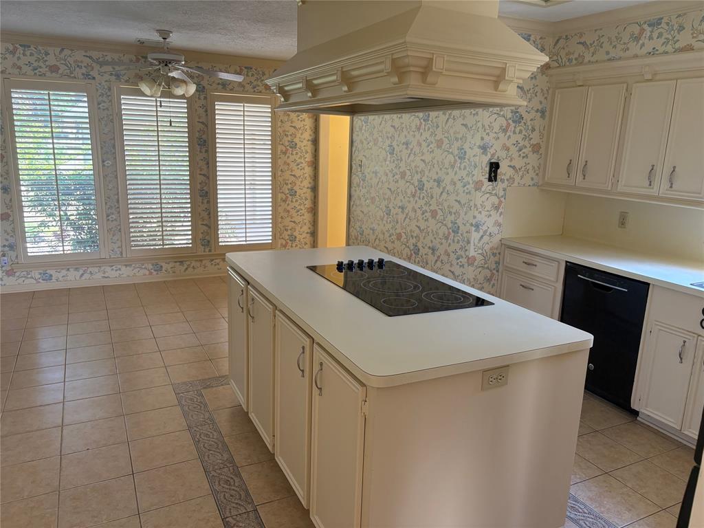 6706 Wimbledon Estates Drive, Spring, Texas image 7