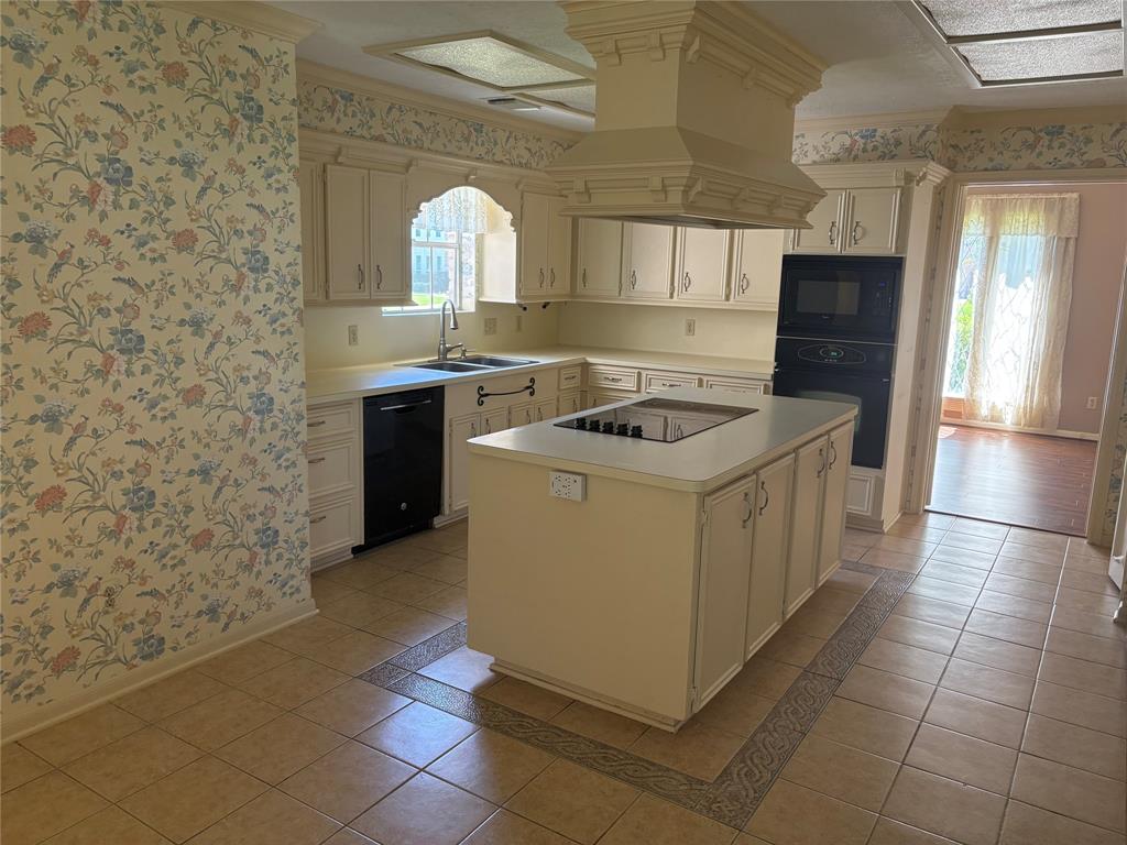 6706 Wimbledon Estates Drive, Spring, Texas image 8
