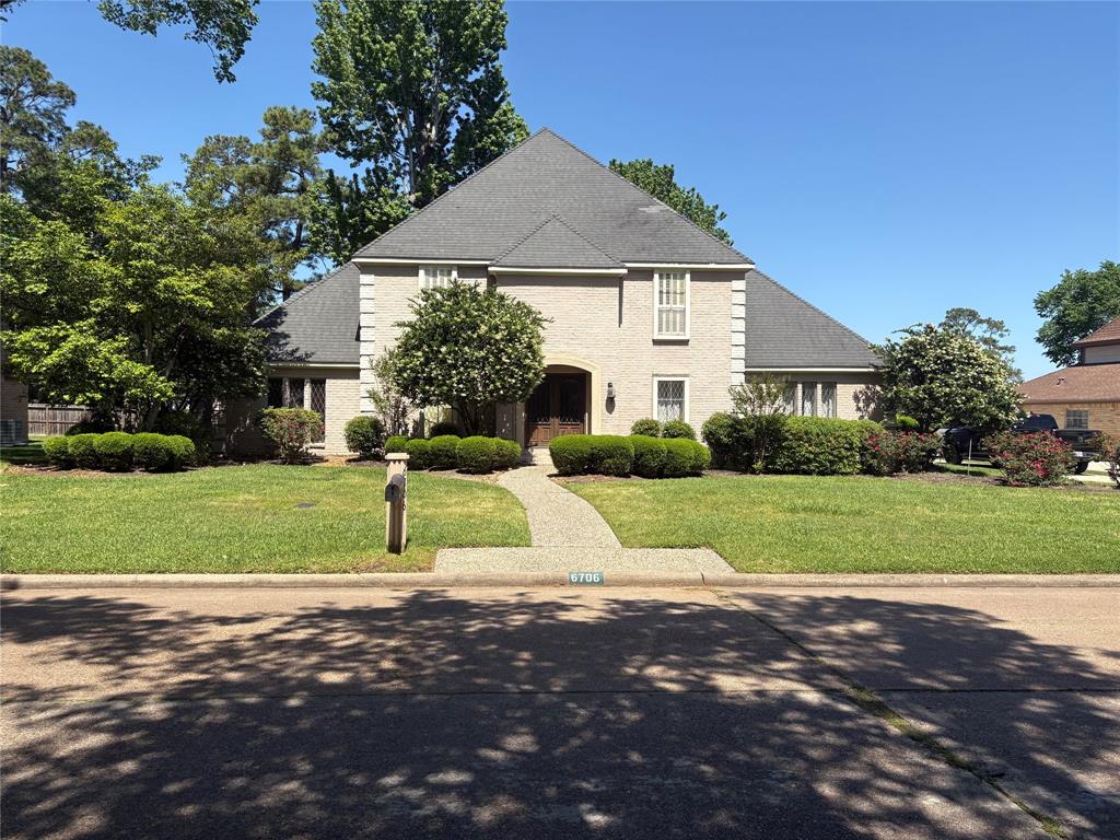 6706 Wimbledon Estates Drive, Spring, Texas image 1