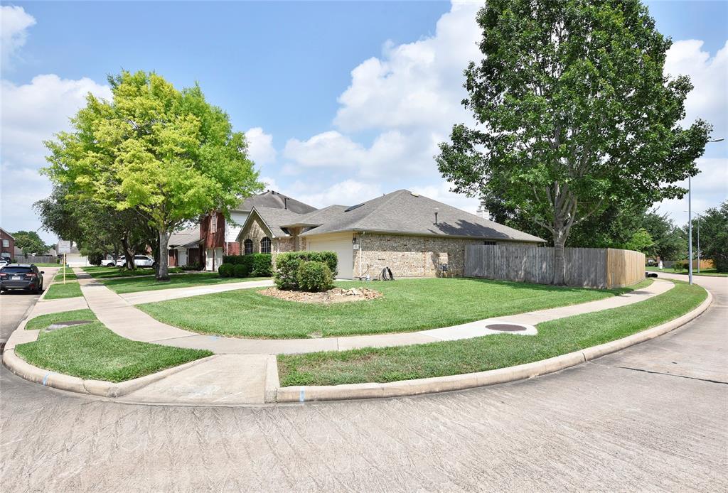 17023 Canterbury Green Lane, Sugar Land, Texas image 2
