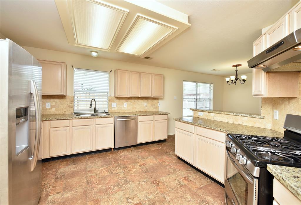 17023 Canterbury Green Lane, Sugar Land, Texas image 12