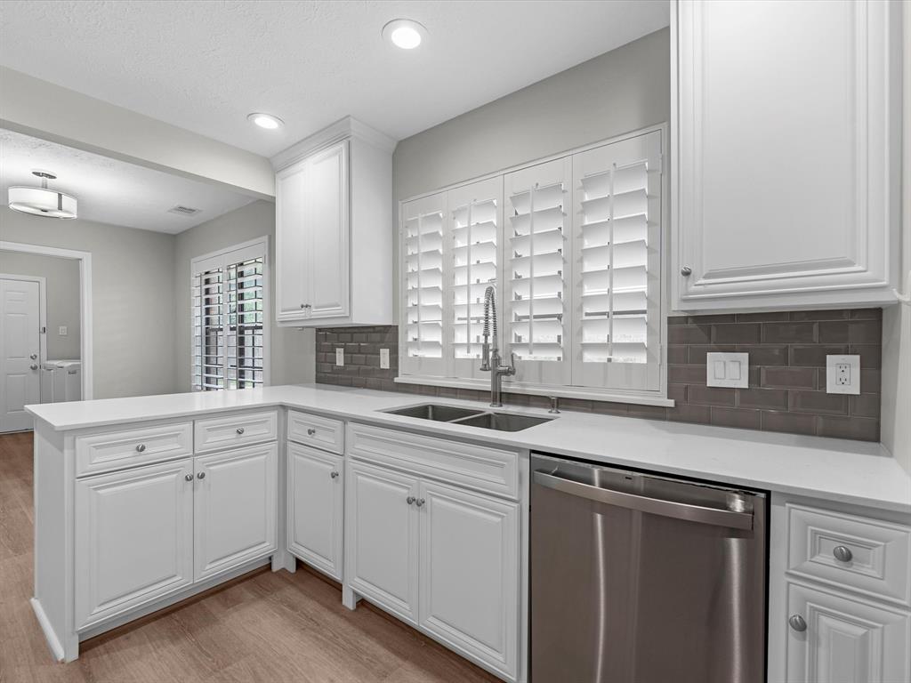 3022 Coachlight Lane, Sugar Land, Texas image 3
