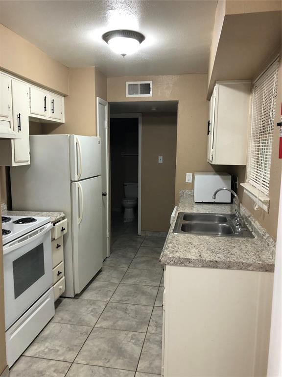 9616 Long Point Road #38, Houston, Texas image 3