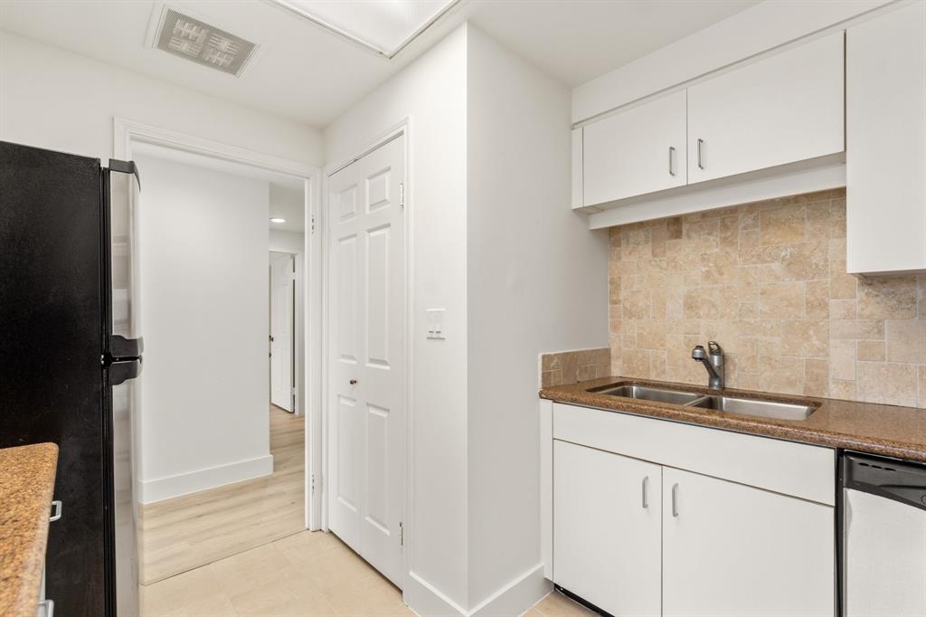 2001 Holcombe Boulevard #1905, Houston, Texas image 6
