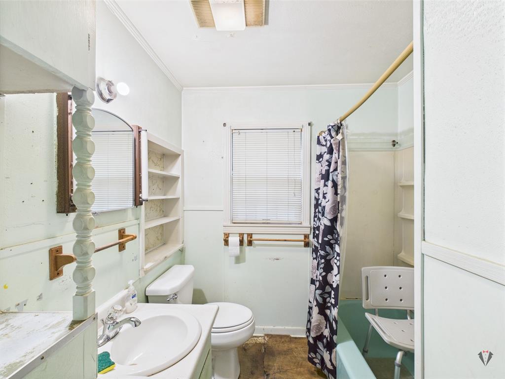 411 W Harrison Street, Jefferson, Texas image 11