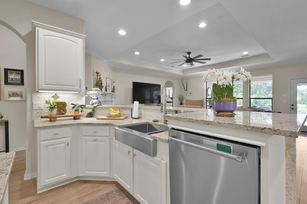 11831 Park Slope Drive, Willis, Texas image 12