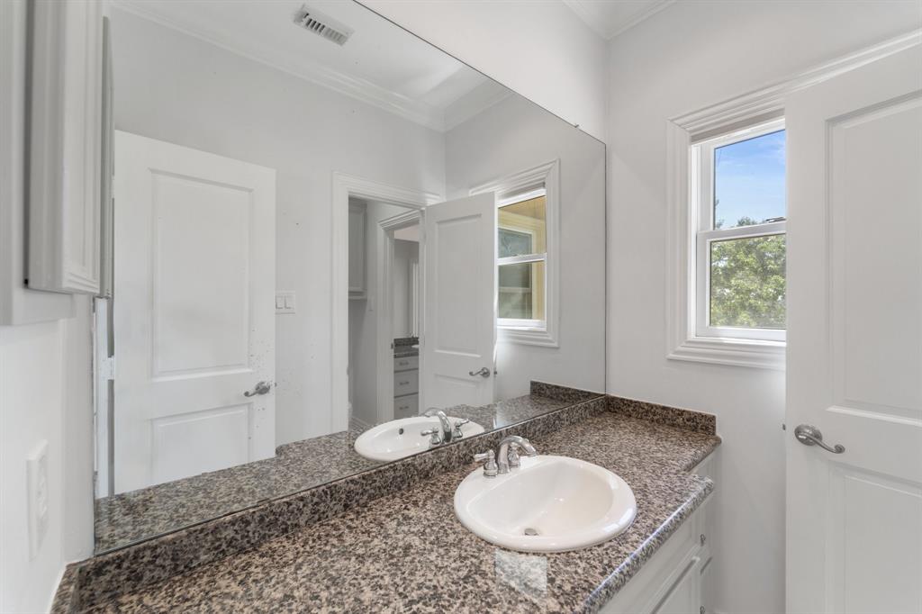 4508 Larch Lane, Bellaire, Texas image 27