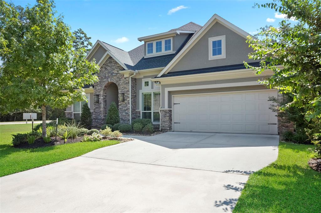103 Coral Bells Court, Conroe, Texas image 2