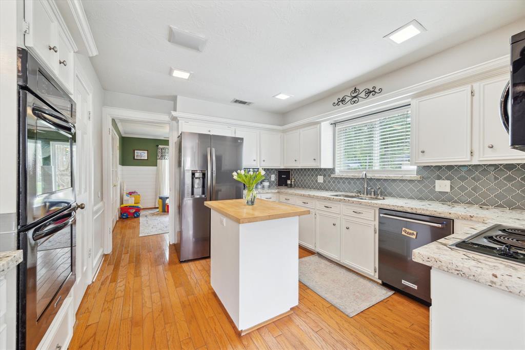 3514 Deerbrook Drive, Kingwood, Texas image 12