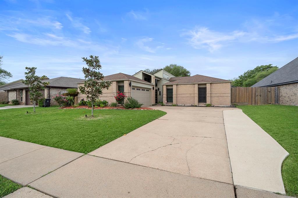2010 First Crossing Boulevard, Sugar Land, Texas image 1