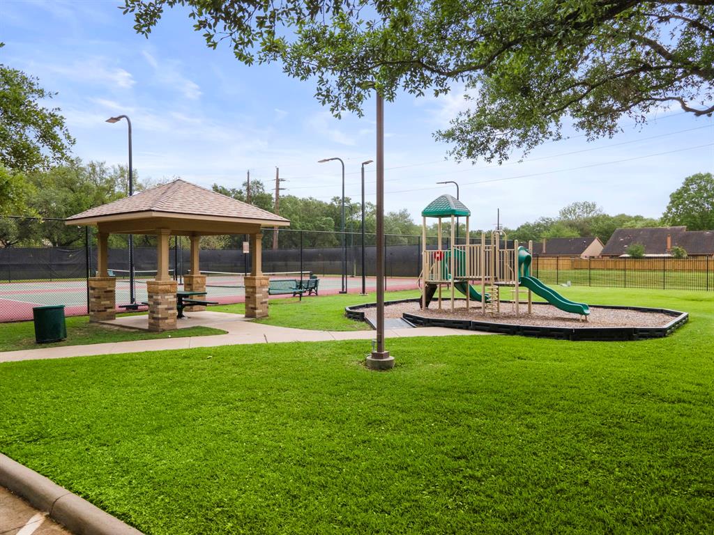 2010 First Crossing Boulevard, Sugar Land, Texas image 32
