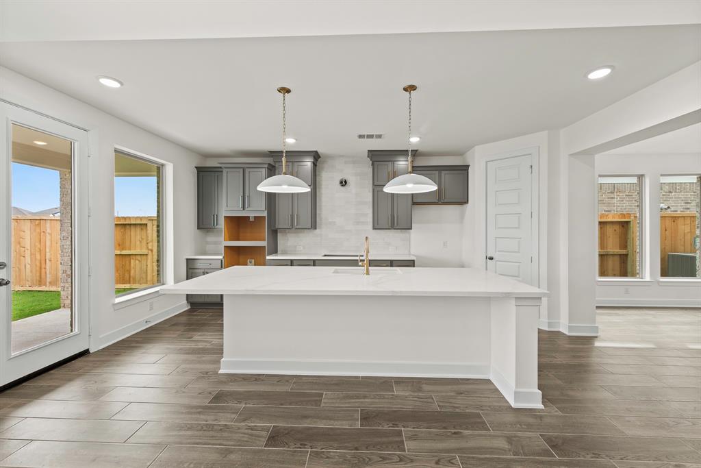 424 Mathis Lake Court