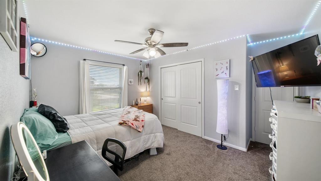 1052 Jennifer Street, Alvin, Texas image 15