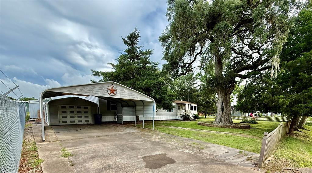 903 Marion Street, Brazoria, Texas image 2
