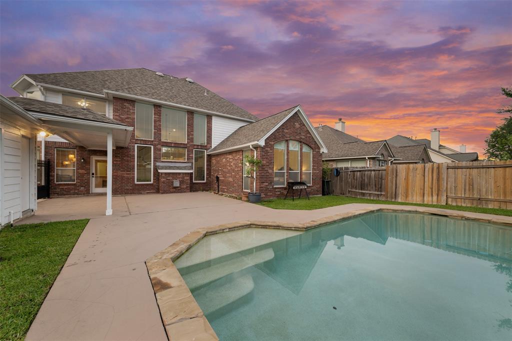 9408 Sunperch Court, Pearland, Texas image 2
