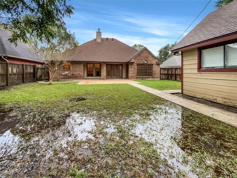 A home in Angleton