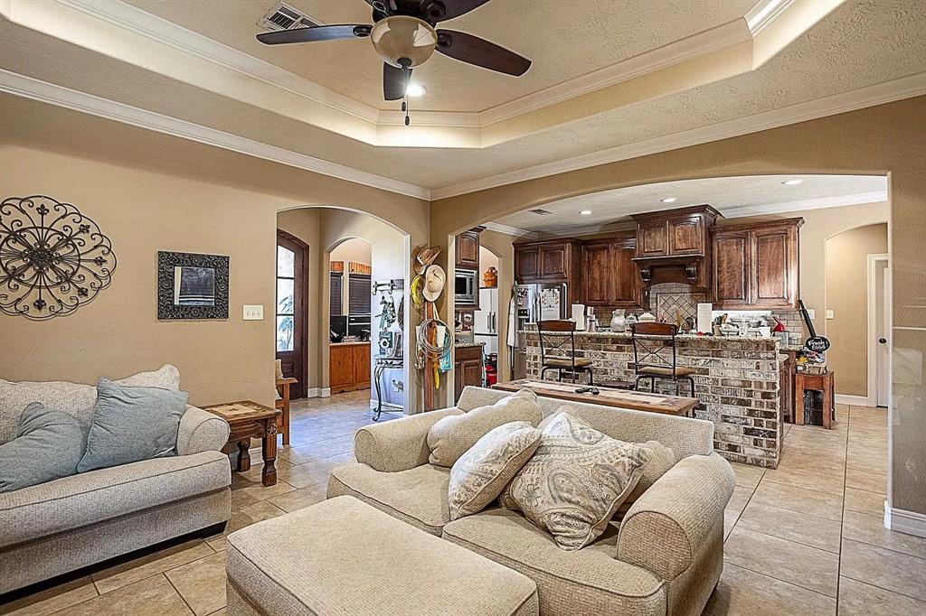 9671 Mistletoe Drive, Orange, Texas image 6