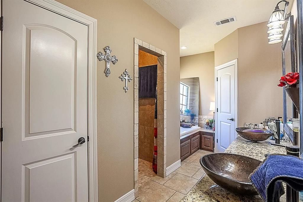 9671 Mistletoe Drive, Orange, Texas image 13