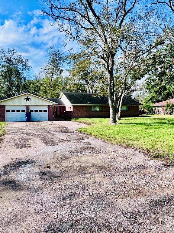 707 Maple Street, Sweeny, Texas image 2