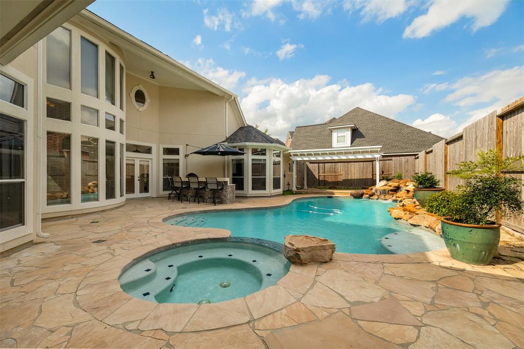 5811 Cimmaron Creek Court, Spring, Texas image 41