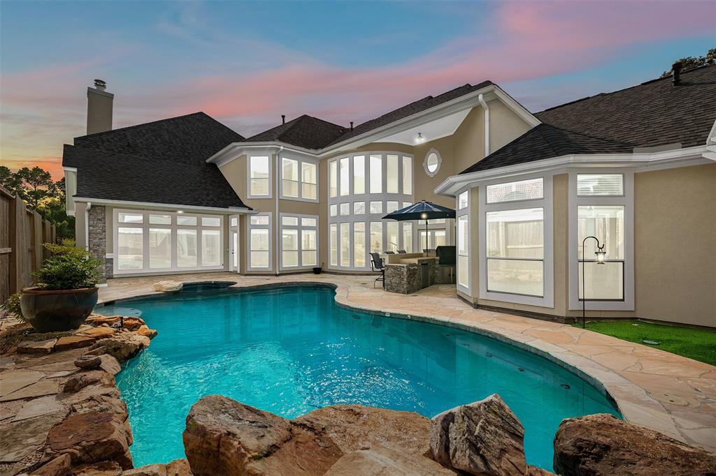 5811 Cimmaron Creek Court, Spring, Texas image 2