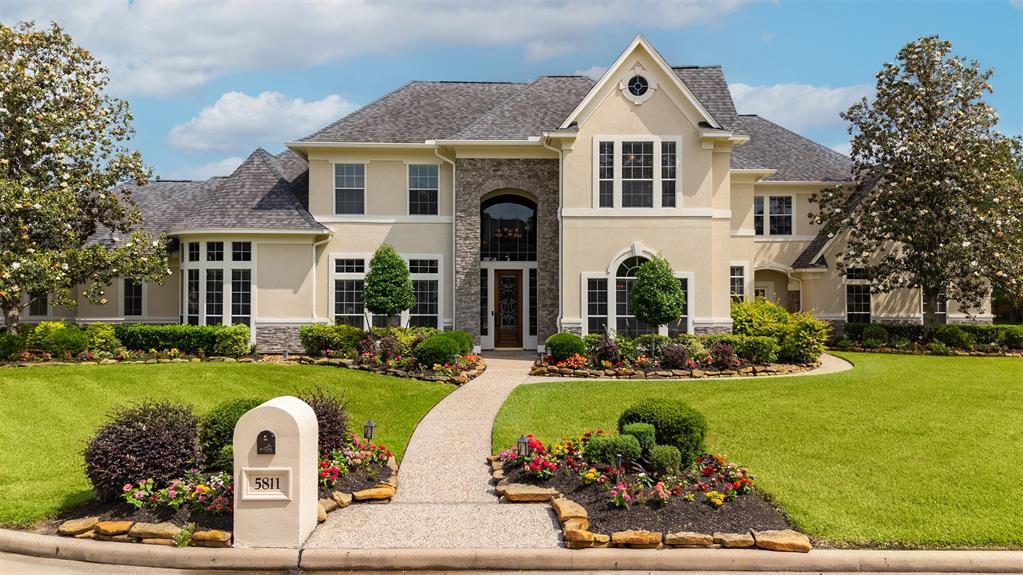 5811 Cimmaron Creek Court, Spring, Texas image 5