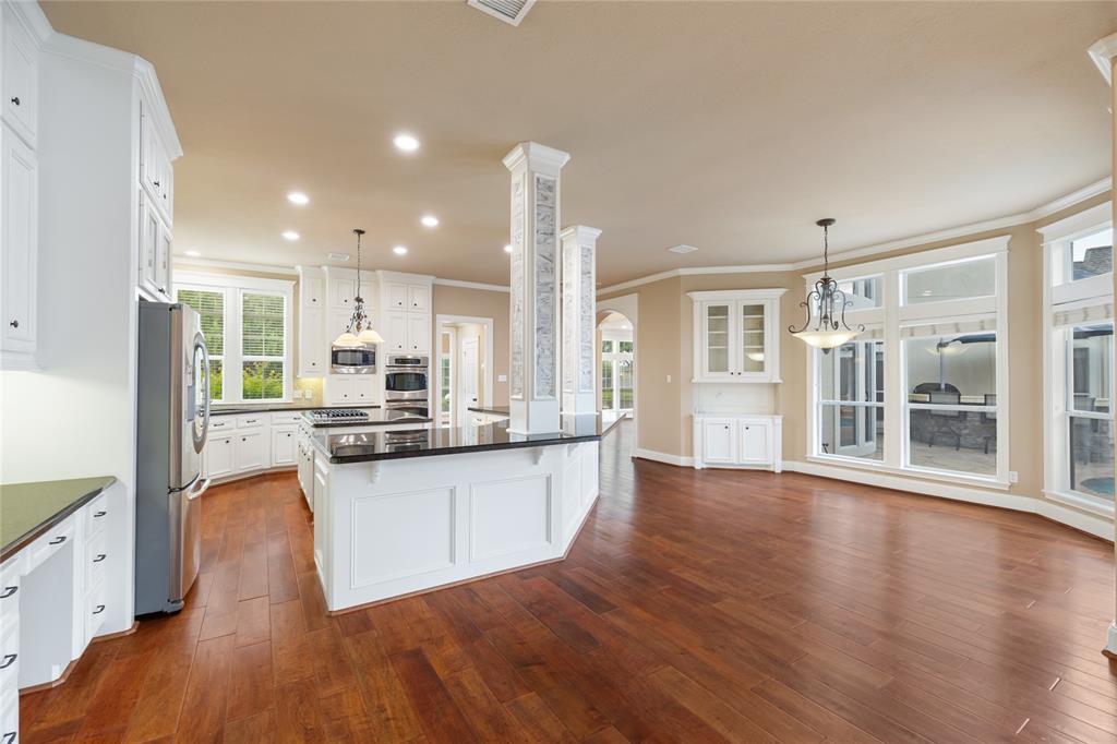 5811 Cimmaron Creek Court, Spring, Texas image 18