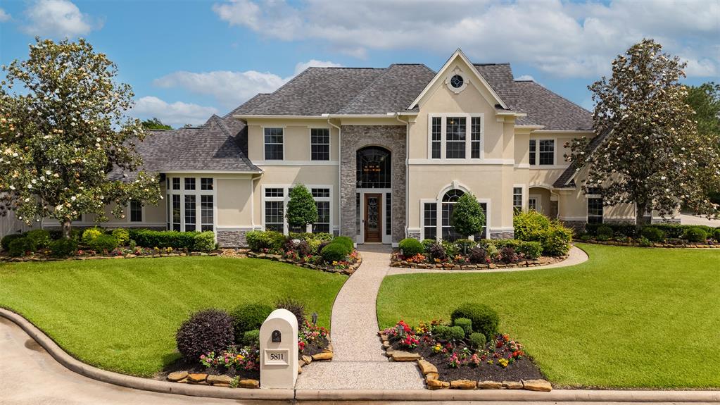 5811 Cimmaron Creek Court, Spring, Texas image 3