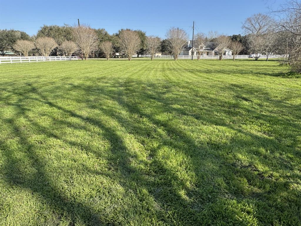 4907 Dogwood Trail, Richmond, Texas image 5