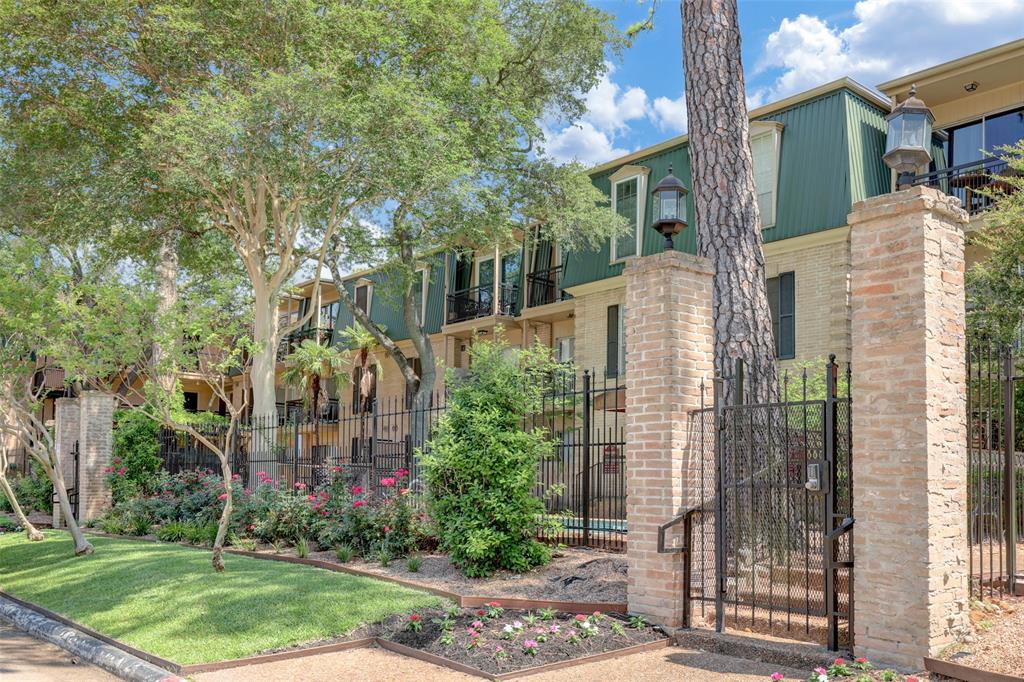 4515 Briar Hollow Place #101, Houston, Texas image 16