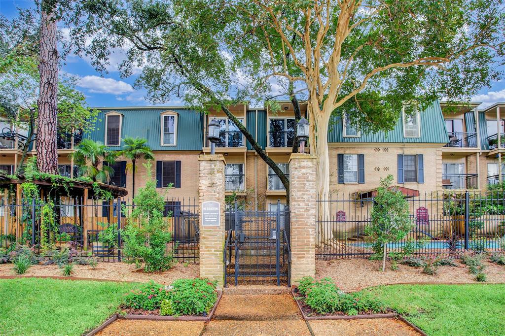 4515 Briar Hollow Place #101, Houston, Texas image 11