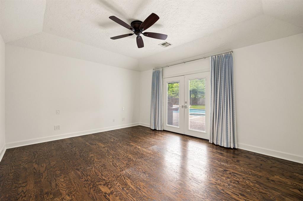 5511 Oak Cove Drive, Kingwood, Texas image 20