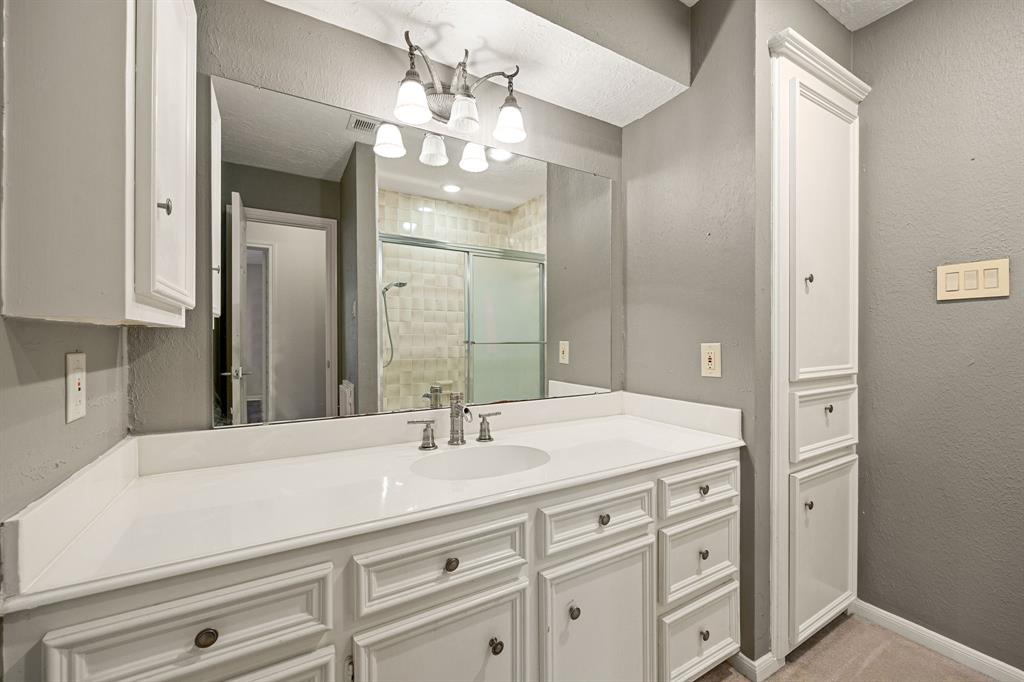 5511 Oak Cove Drive, Kingwood, Texas image 18
