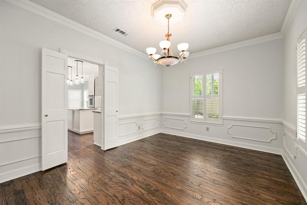 5511 Oak Cove Drive, Kingwood, Texas image 13