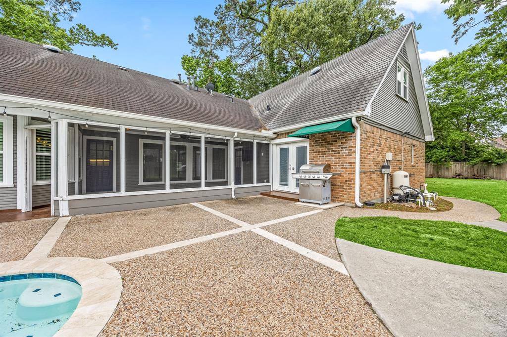 5511 Oak Cove Drive, Kingwood, Texas image 31