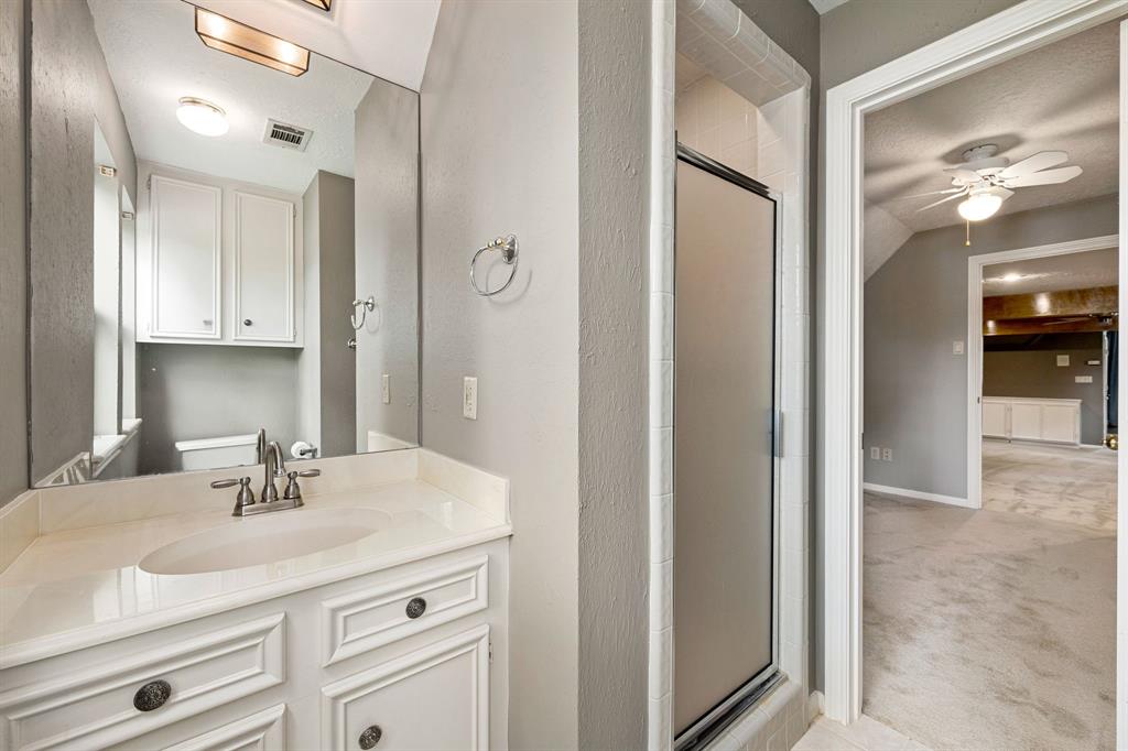 5511 Oak Cove Drive, Kingwood, Texas image 27