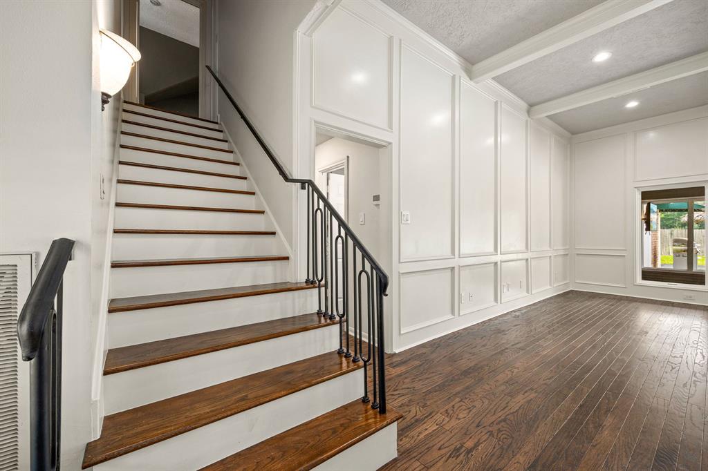 5511 Oak Cove Drive, Kingwood, Texas image 23