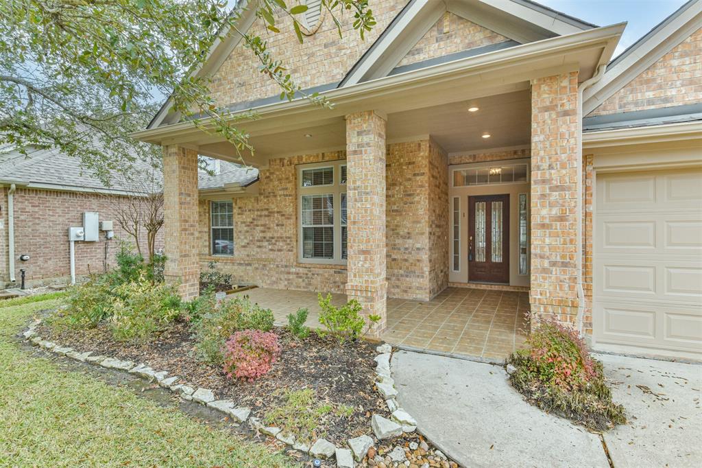 241 Kettering Lane, League City, Texas image 3